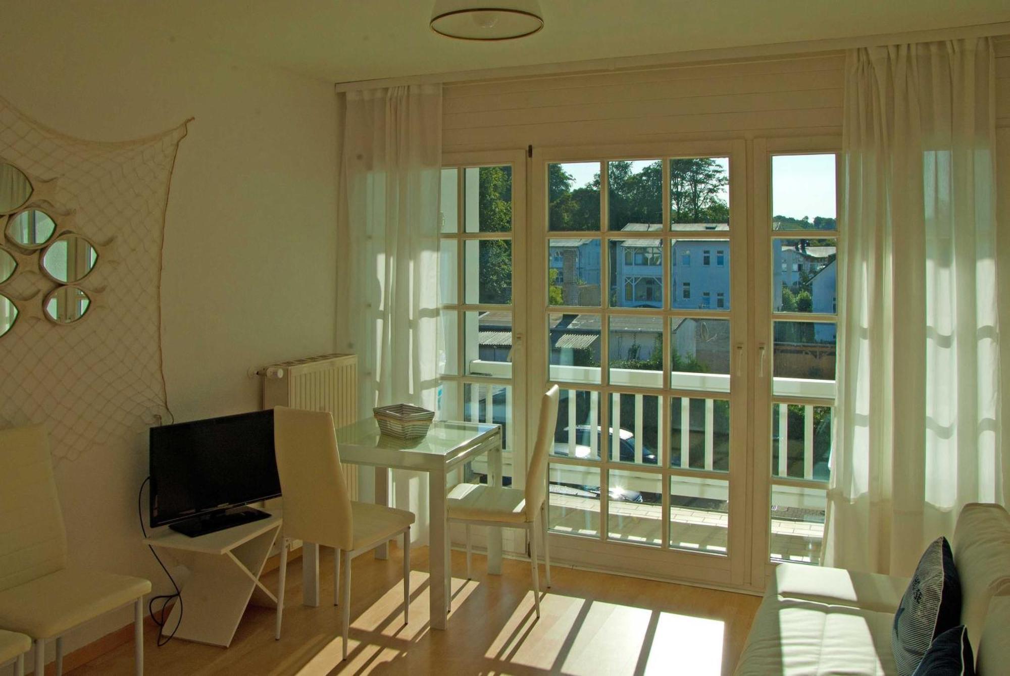 Haus Baltic 12 Mit Balkon - Zentrale Lage Im Ostseebad Sellin エクステリア 写真
